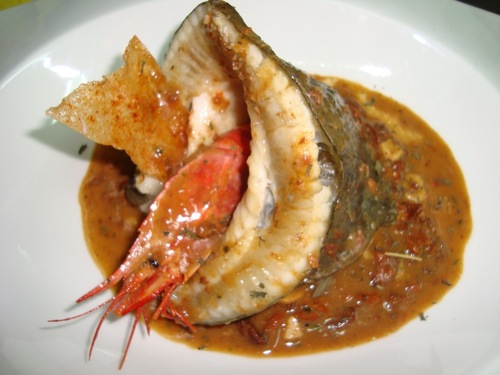 La Plaza en Torrent (Valencia) Rodaballo con salsa de caviar de erizo y gamba rallada